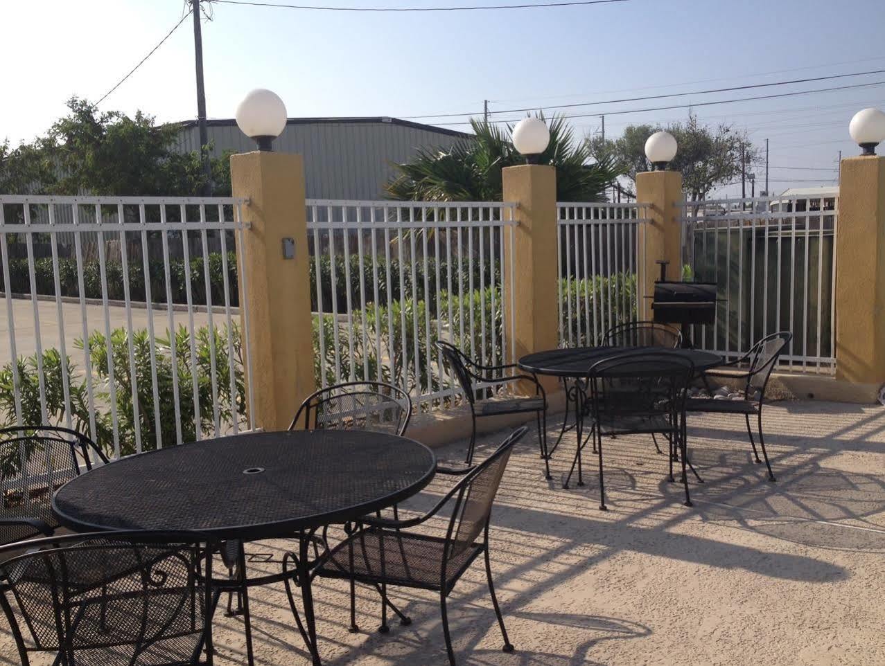 Rodeway Inn & Suites Corpus Christi Exterior foto